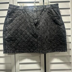 Celebrity Pink Quilted Black Acid Wash Denim Skirt- Size 18/20